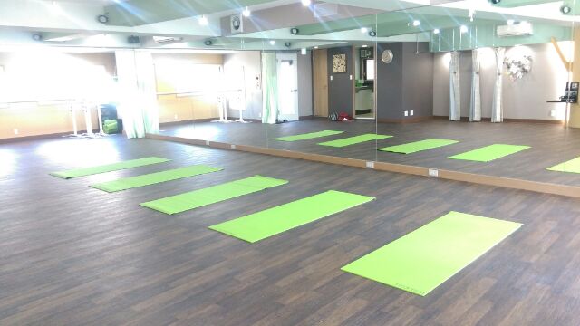 吉祥寺レンタルスタジオはヨガマットをご用意しています。